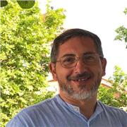 Profesor de Teología y Lengua Castellana/Español amplia experiencia en la enseñaza del los alumnos